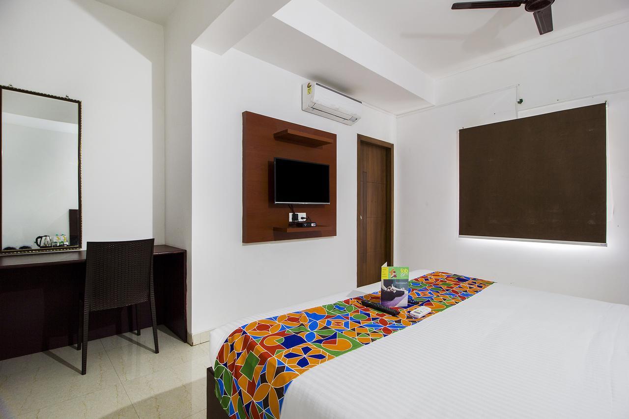 Fabhotel Limestone Aura Hyderabad Exterior foto
